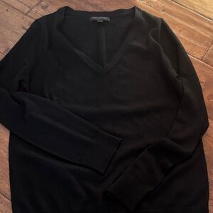 Banana Republic 100% merino wool V-Neck Sweater